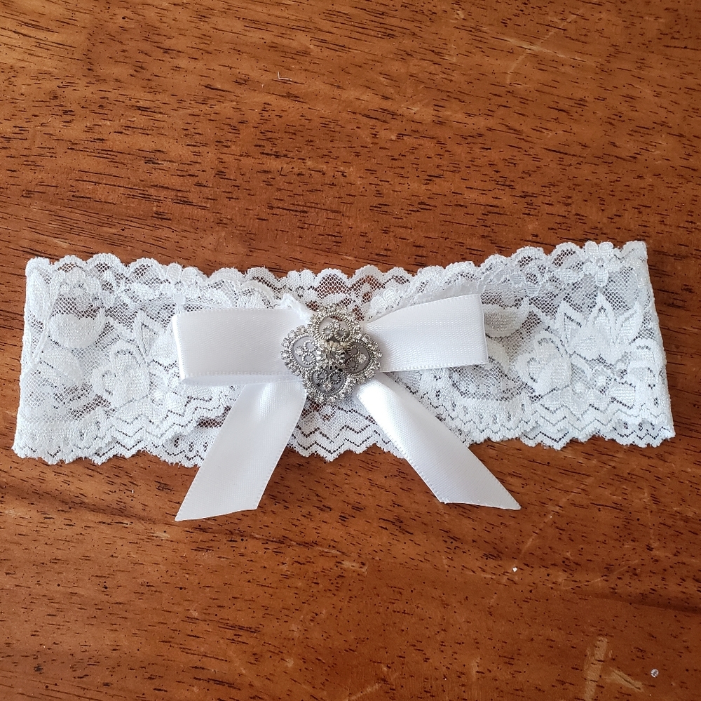 Elegant Lace Garter